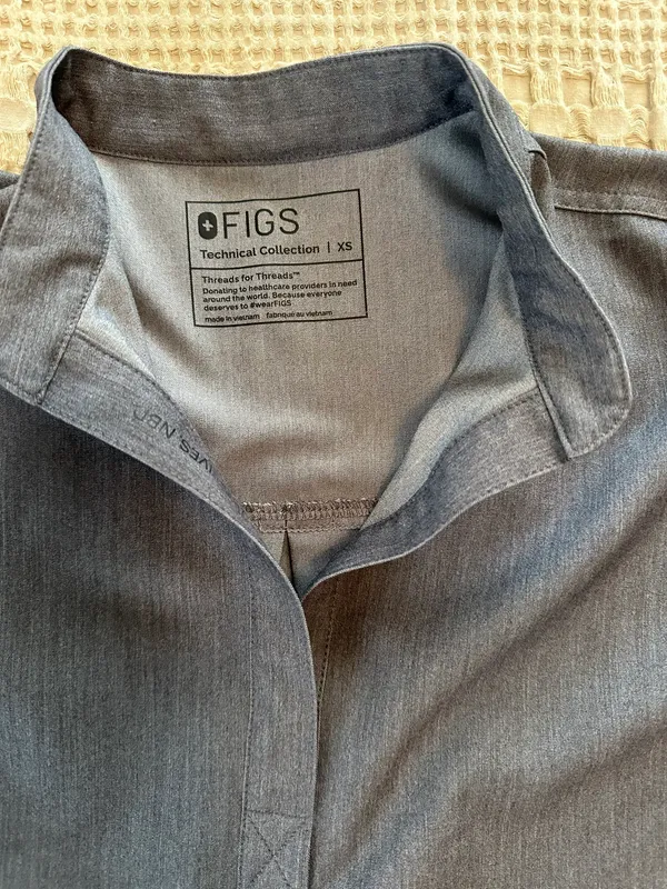 Scrubs Top - Image 4