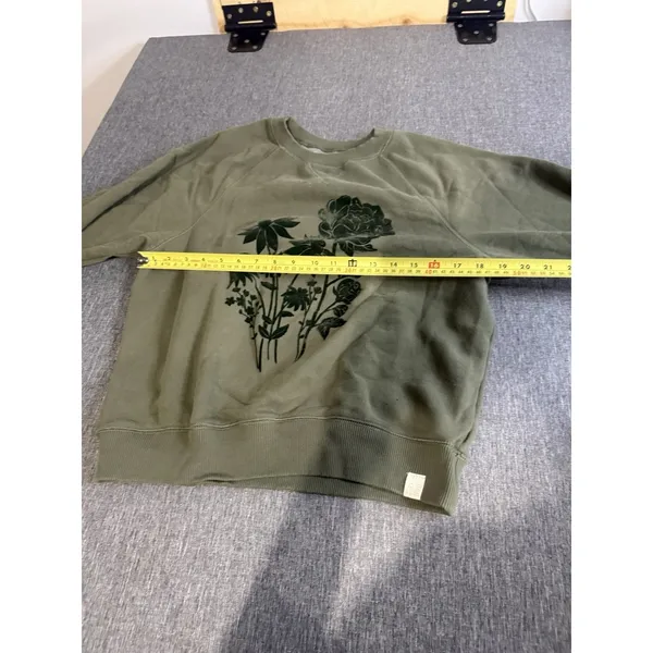 American Eagle Womens Crewneck Olive Green Floral Velvet Embossed Sz XS - Image 6