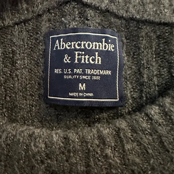 Abercrombie and Fitch Charcoal Gray Chunky Ribbed Sweater // Size M - Image 6
