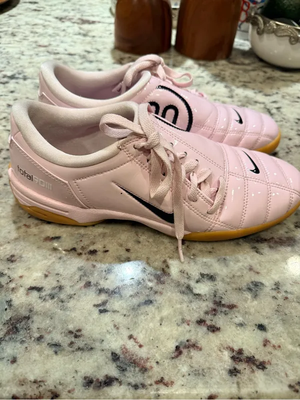 Nike Men’s/ Unisex Total 90 III in Pink Foam Lifestyle Low Profile Sporty - Image 3