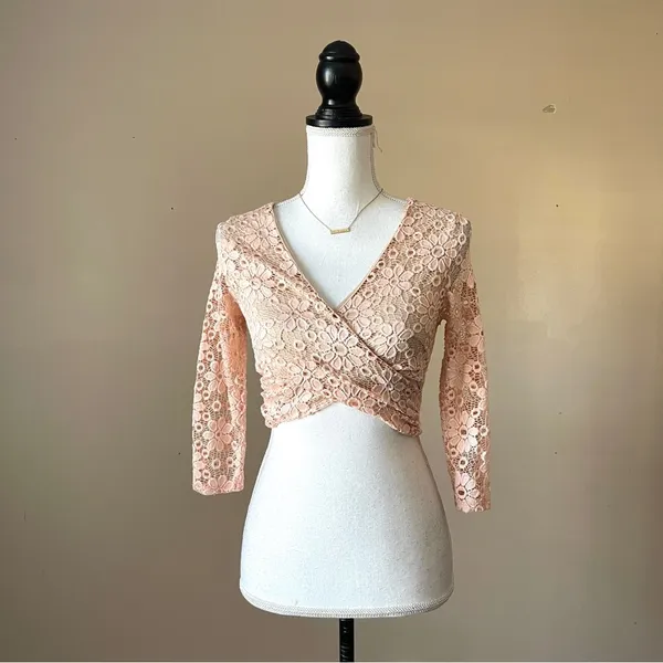 JASMINE | Pink Lace Crop Top Sz M - Image 2