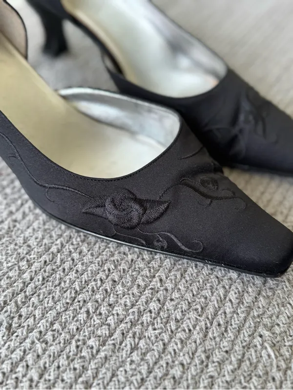 Vintage 90s Anne Klein Black Embroidered Pointed Toe D’Orsay Kitten Heels Sz 9.5 - Image 2