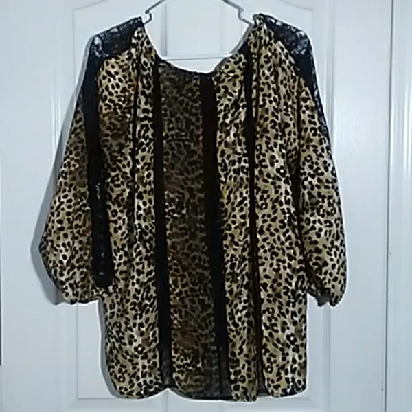 FINAL MARKDOWN Ladies' Hot in Hollywood Peasant Top (L) - Image 7