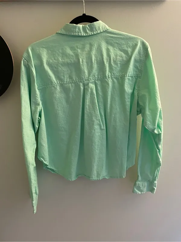 Universal Threads 100% Natural Fiber Mint Green Women's Button-Down Shirt - Image 2