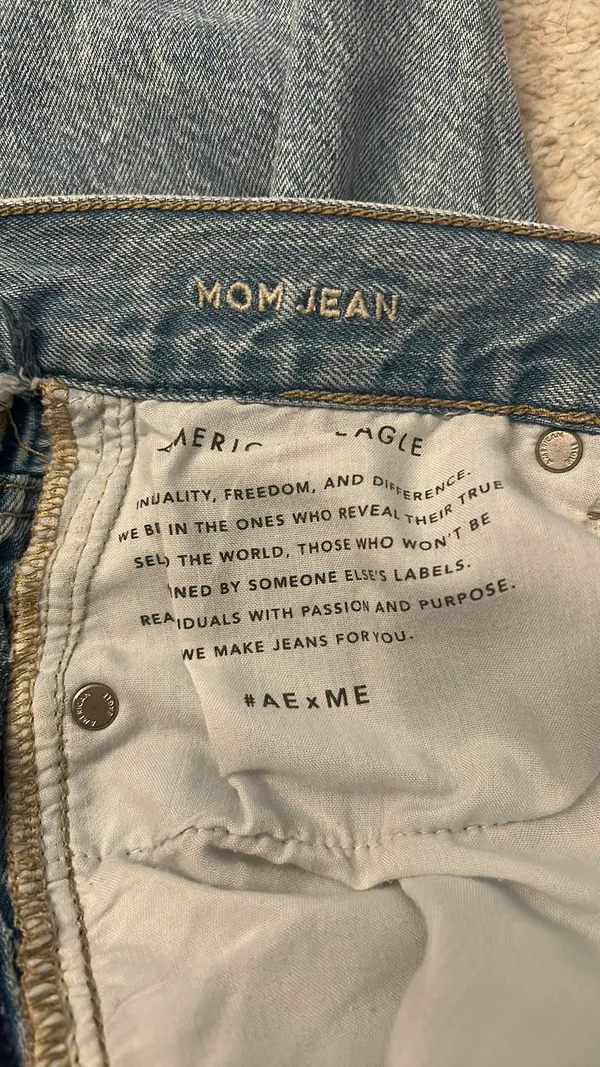 American Eagle Jeans Mom Ripped - Image 4