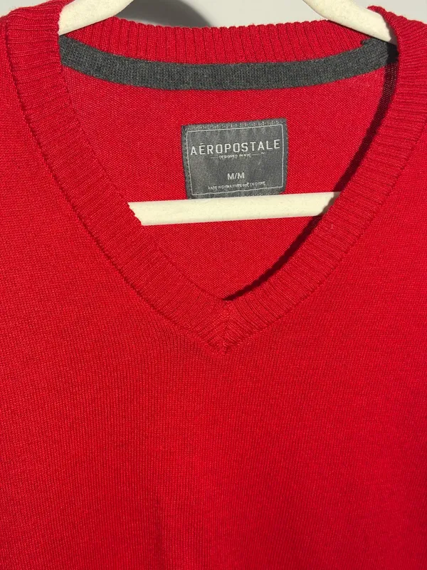 Aeropostale Men's Red V-Neck Long Sleeve Sweater - Image 3