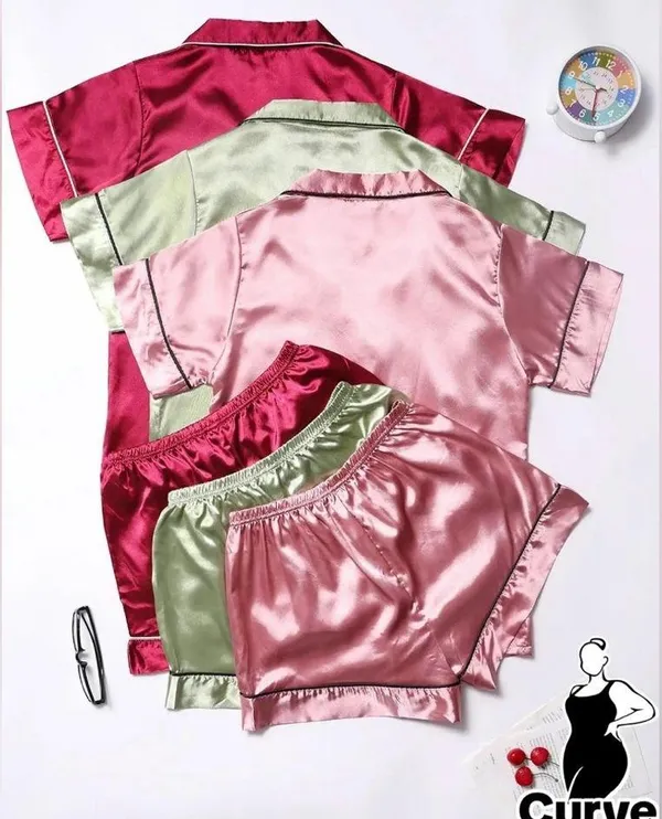 Dark pink satin 2 piece short pajama set (only one set for sale) - Image 6
