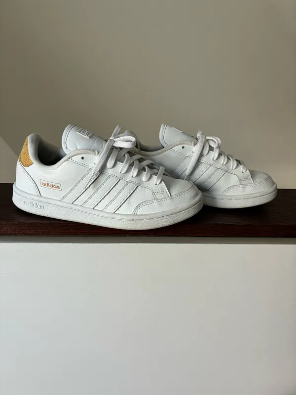 Adidas leather low top tennis shoes - Image 2