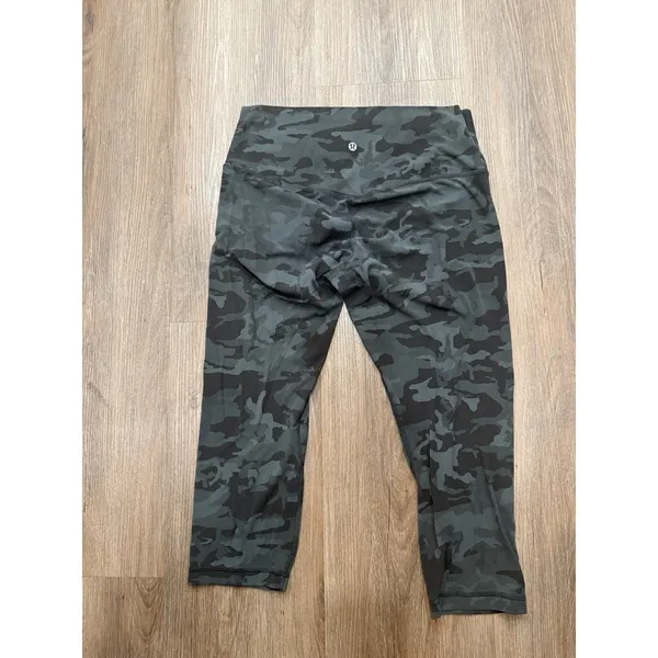 Lululemon Pants‎ Womens 12 Green Camo Ankle Leggings Yoga Athletic 21" Inseam - Image 2