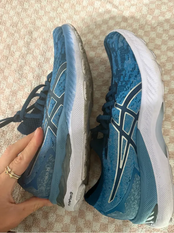 ASICS gel nimbus 23 sz 10 - Image 4