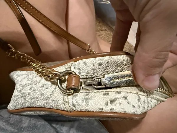 Michael Kors Crossbody Jet Set - Image 4