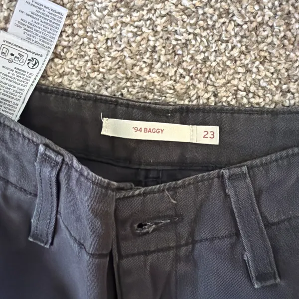Levi’s 94 Baggy Cargo Jeans  - Image 3