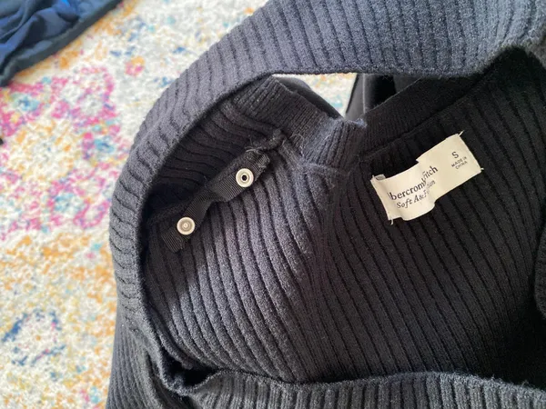Abercrombie 2 Piece Sweater Top Set - Image 7