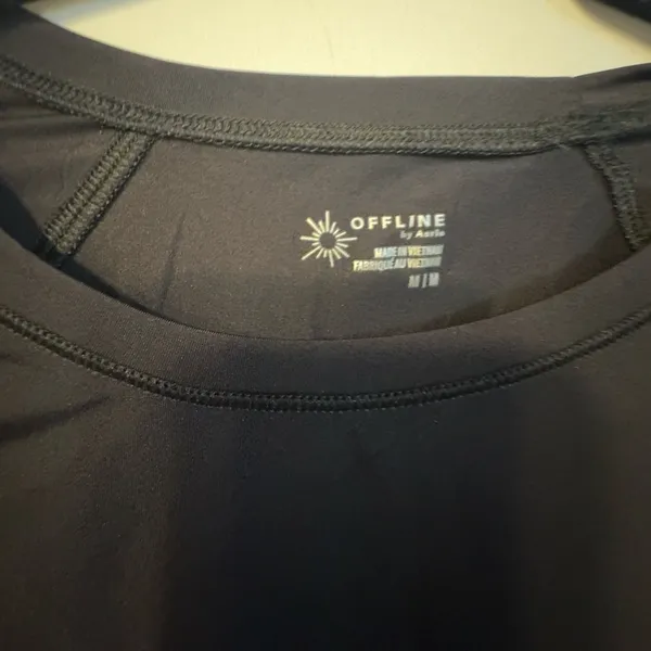 Offline by Aerie Black Long Sleeve Medium Thumbhole cutout Brand new with tags!! - Image 3
