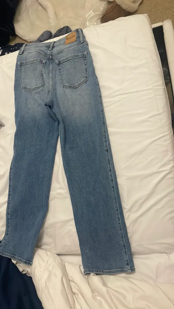 Hollister Jeans - Image 2
