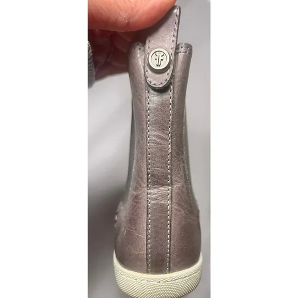 Frye Women 8 Gray Distressed Leather Melissa Chelsea Sneaker Bootie Ankle Boots - Image 4