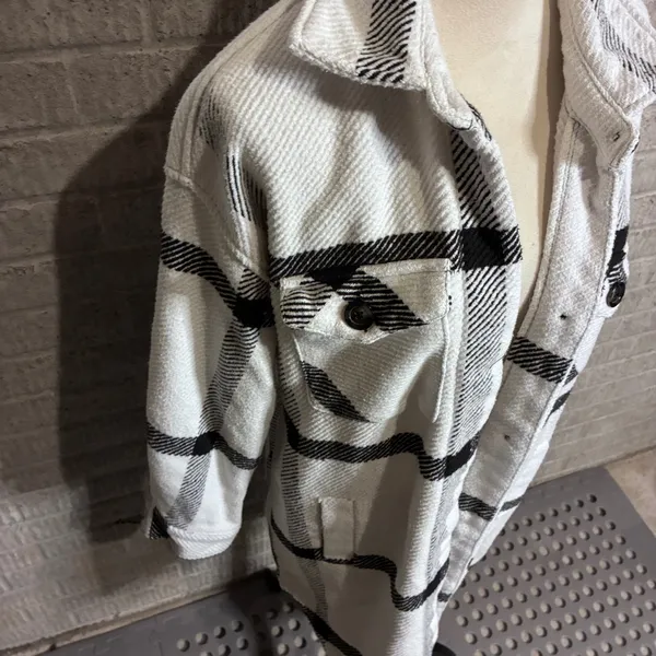Stoosh Womens White Black Plaid Longline Shacket Shirt Jacket‎ Size Large - Image 5