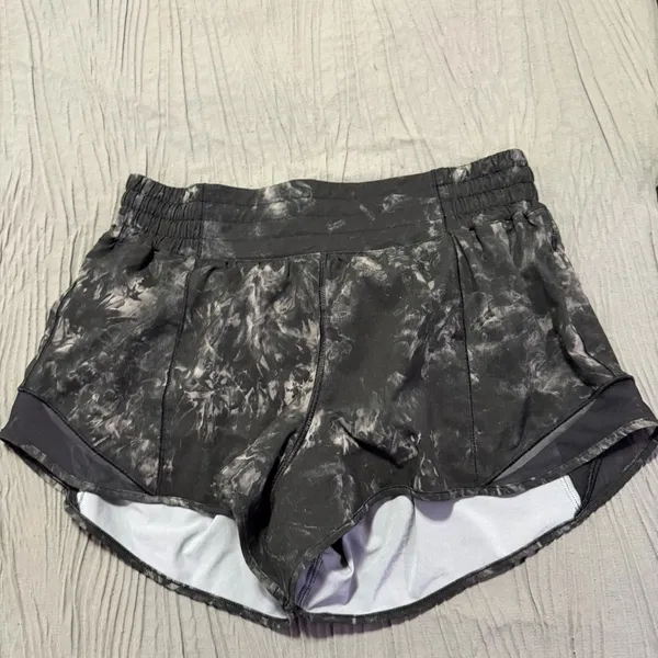 Lululemon Athletica Black hotty hot Shorts - Image 2