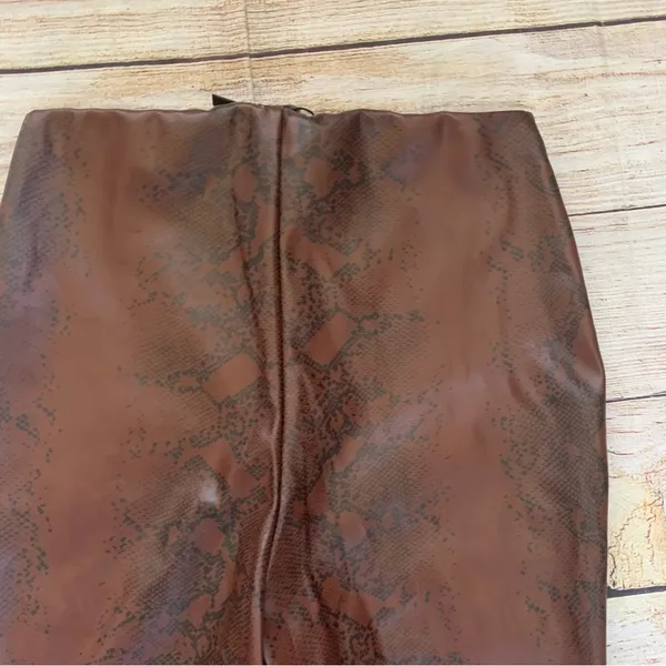 Nasty Gal faux leather snake print size 4 leggings NWT Pull On Pants - Image 12