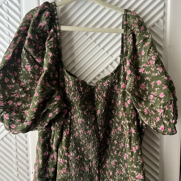 Francesca’s Floral Green Dress - Image 9