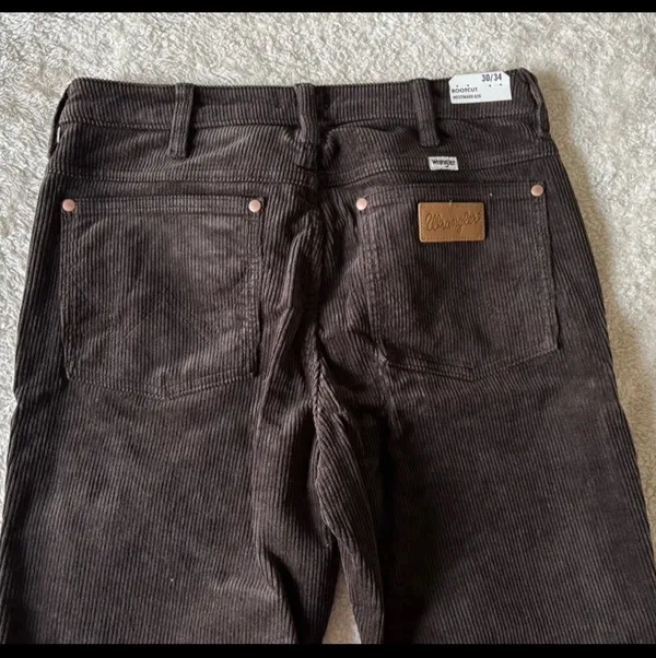 Women’s Corduroy Wrangler Jeans - Image 3