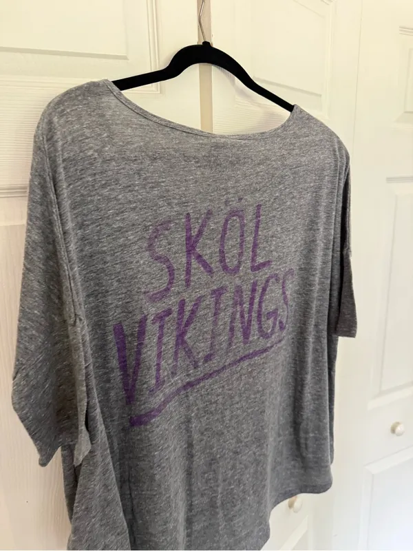 Junk Food Minnesota Vikings Game Day Oversized T-Shirt Gray Size Medium - Image 8