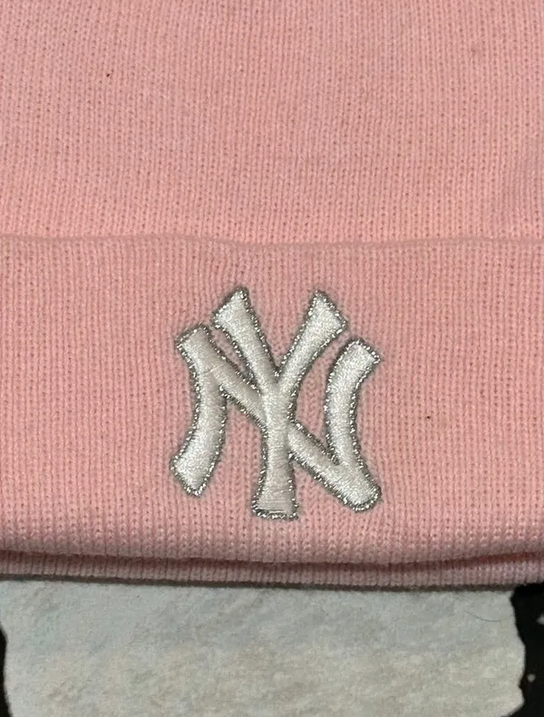 New York Yankees beanie hat Pink - Image 2