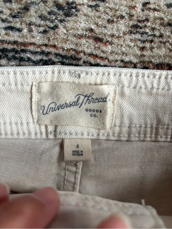Universal thread wide leg ankle jeans Size 4 - Image 2