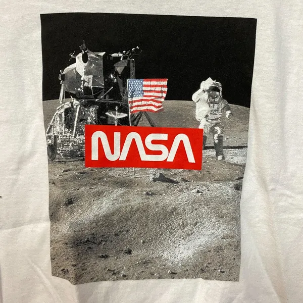 NASA Moon landing Tshirt size medium - Image 2