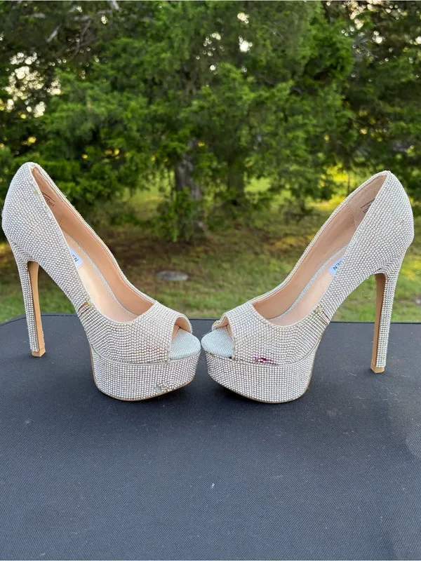 Steve Madden Silver Crystal Peep-Toe Platform Heels Sz 6 see pics for condition - Image 4