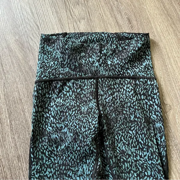 Lululemon Athletica Train Times 7/8 Illuminate Multi Black Leggings - Image 7