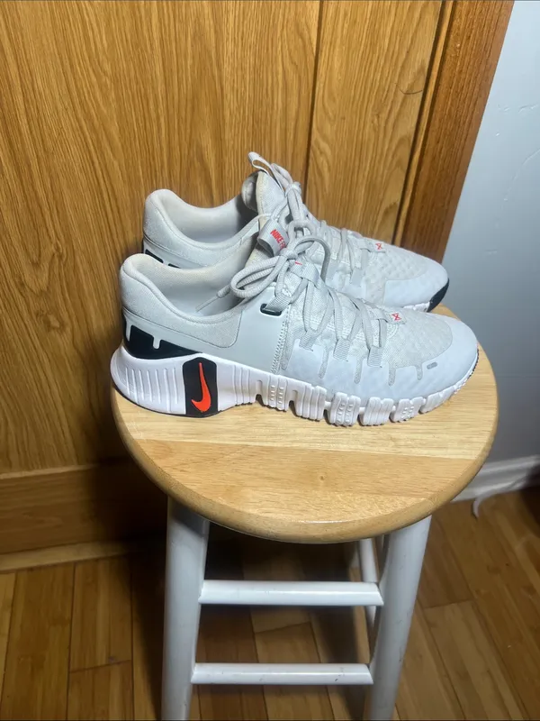 Nike Women's Light Gray and White Training Sneakers - Image 2