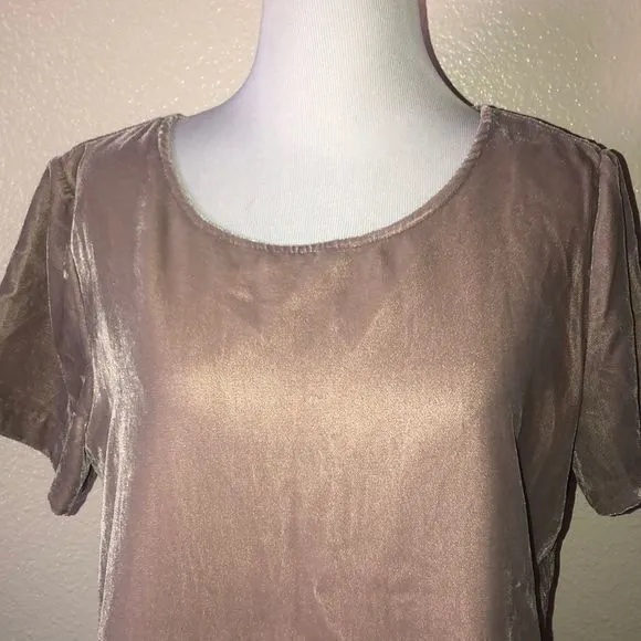 J Crew women’s small‎ velvet short sleeve blouse - Image 3