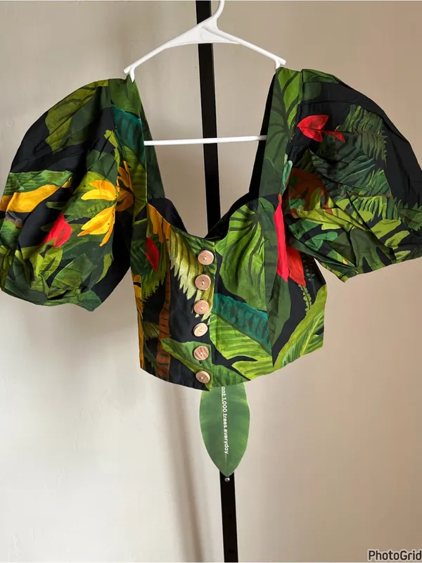 Farm Rio Cocoa Forest Button Down Crop Top XS New With Tags - Image 2