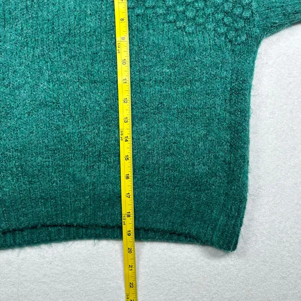 Free People Bradley Turtleneck Sweater Women’s Medium Green Chunky Knit Cropped - Image 7