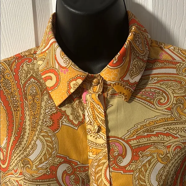 Vici M NWOT Yellow and Orange Paisley Button-Up Shirt - Image 6