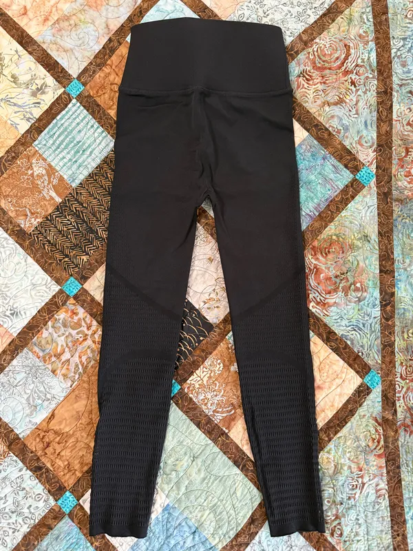 Fabletics Seamless High Waisted Leggings Size M - Image 2
