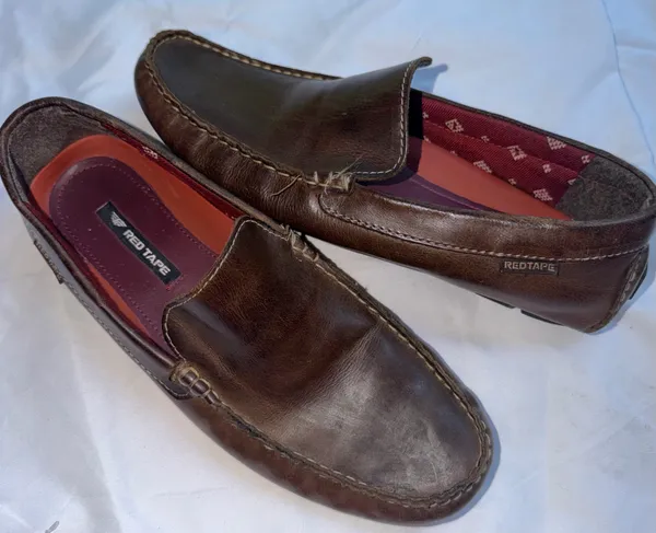 Red tape men’s 8.5 - Image 3