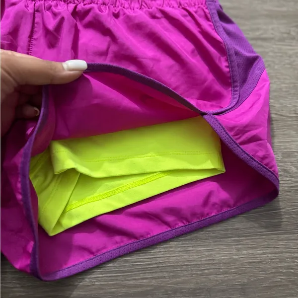 Nike Women's Magenta and Purple Athletic Shorts Size M - Image 2