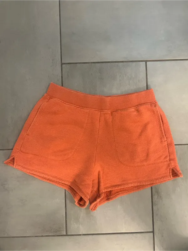 Madewell MWL Curved-Hem Sweatshorts | Coral - Image 2
