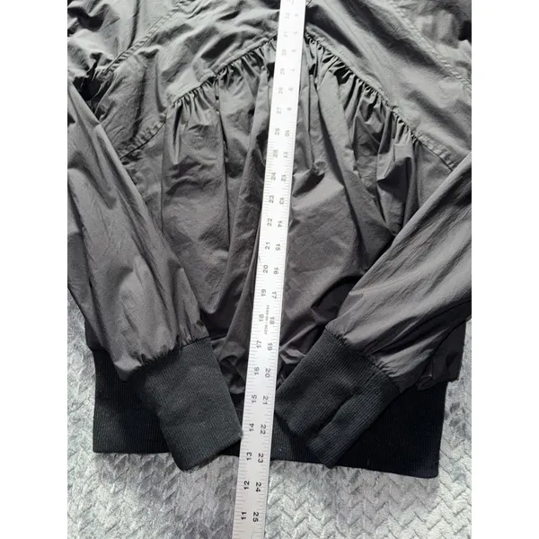 Lululemon Womens Swell Reversible Hooded Jacket Gray Black Full‎ Zip Hoodie Sz 4 - Image 9