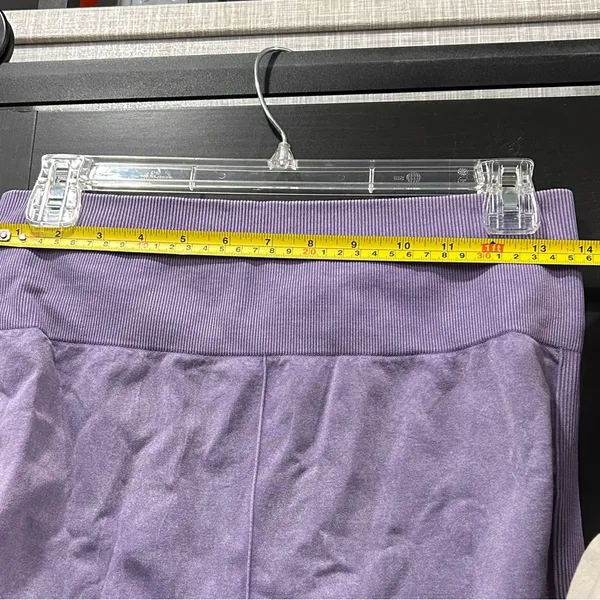 Fabletics Lavender Seamless Long Sleeve Top and Leggings Set size L/XL - Image 5