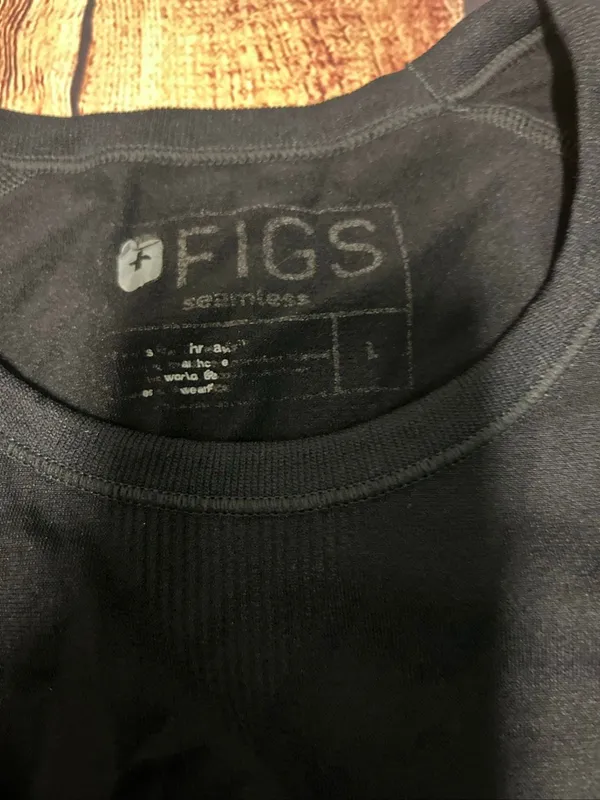 Figs Seamless Long Sleeve Black Crew Neck Shirt Size L - Image 2