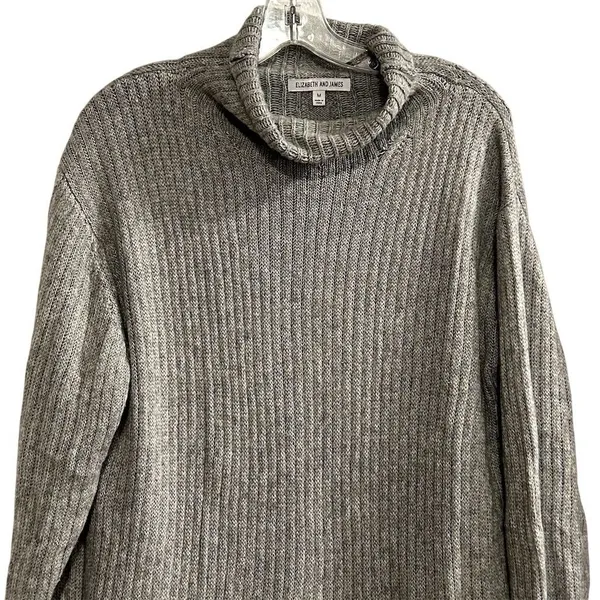 Elizabeth and James Women's Gray Ribbed Turtleneck‎ Sweater Size M - Image 2