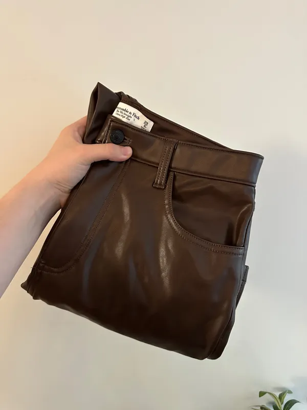 Abercrombie & Fitch The 90s Straight Ultra High Rise Brown Leather - Image 9