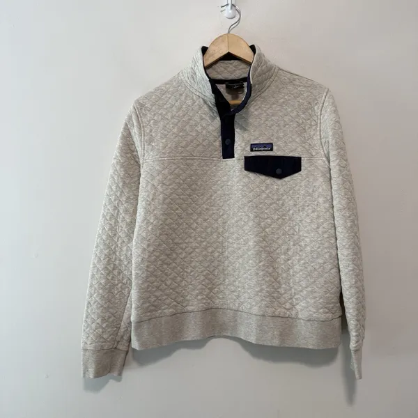 Patagonia W's Organic Cotton Quilt Snap-T Pullover in Birch White Medium - Image 2