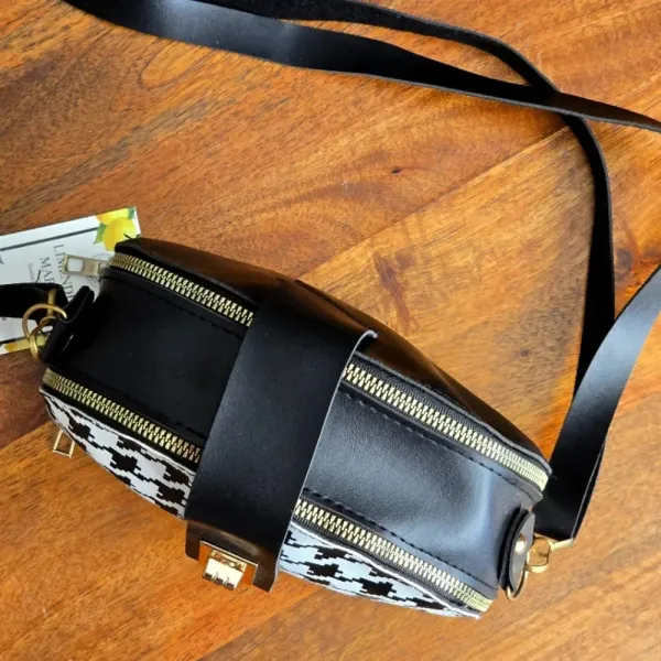 Black White Geometric Printed Double Zipper Clasp Y2K Crossbody Fashion Purse‎ - Image 4