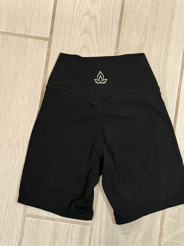 High-Rise Black Women's Bike Shorts with Subtle Logo - Image 3