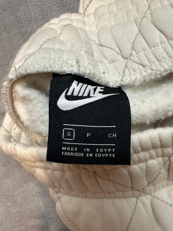 Nike Sportswear Club Fleece Quilted Short Embroidered Pale Ivory Apricot Women S - Image 5