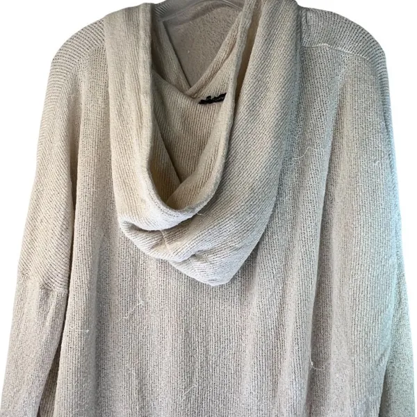 Brandy Melville Pullover Hoody Shirt - Image 6